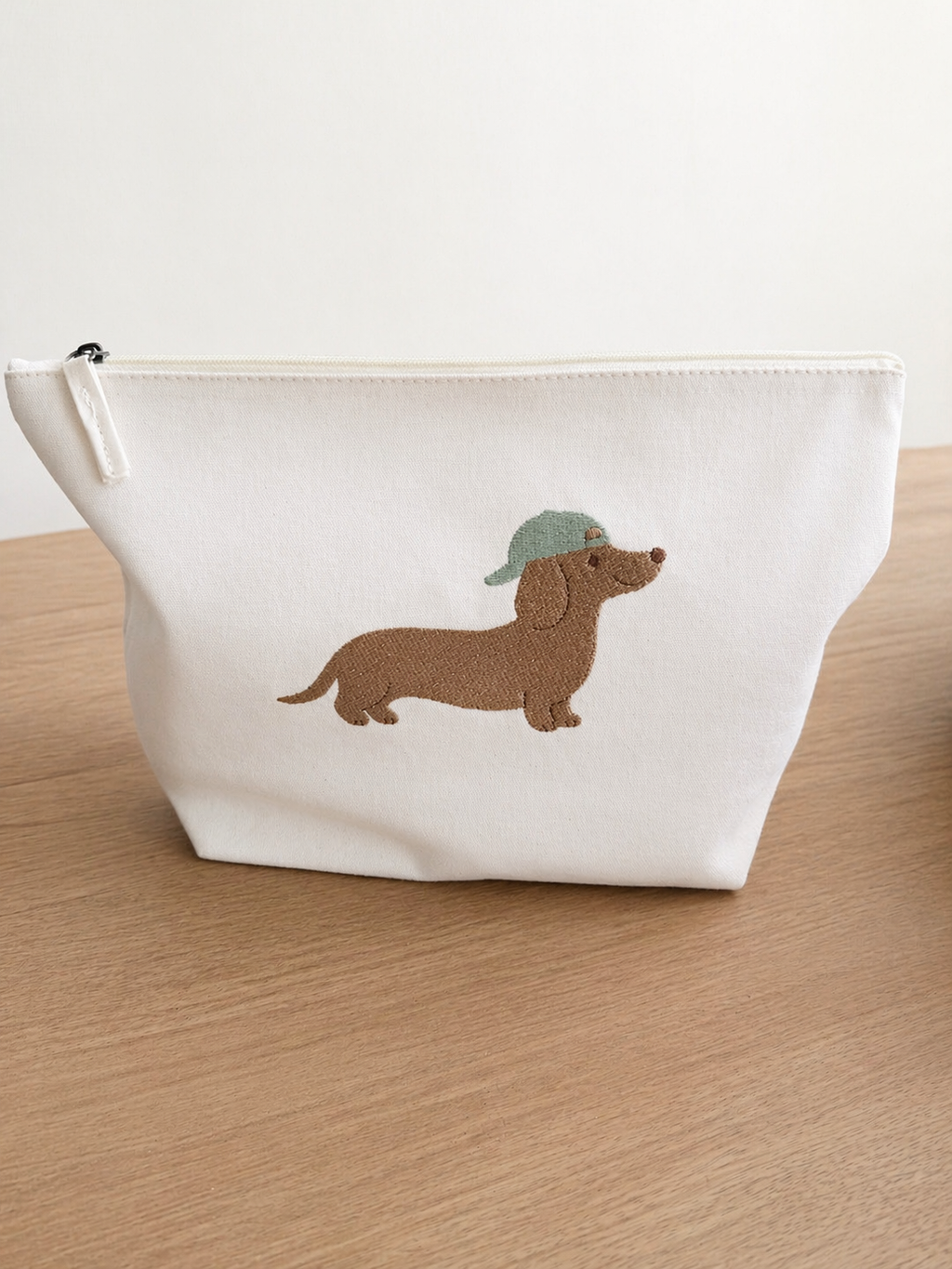 Geborduurd canvas tasje