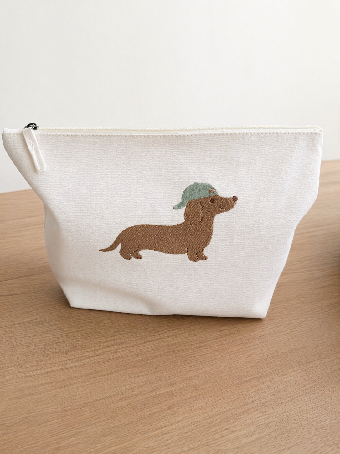 Geborduurd canvas tasje