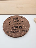 Grote kurken onderlegger | Deze tafel heeft al genoeg meegemaakt